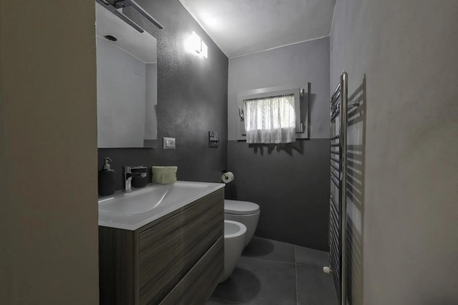 Casa Vacanze Vicolo della Luna Ambra 0*,  Italia